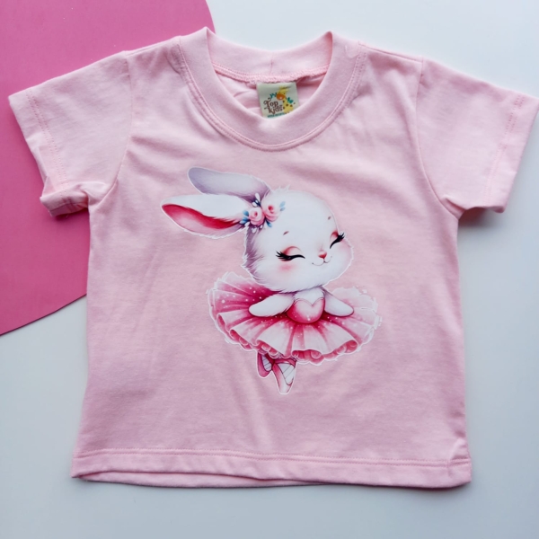 Camiseta Infantil Menina Coelhinha